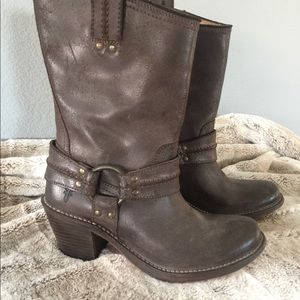 Frye Carmen harness short brown boot 7 1/2